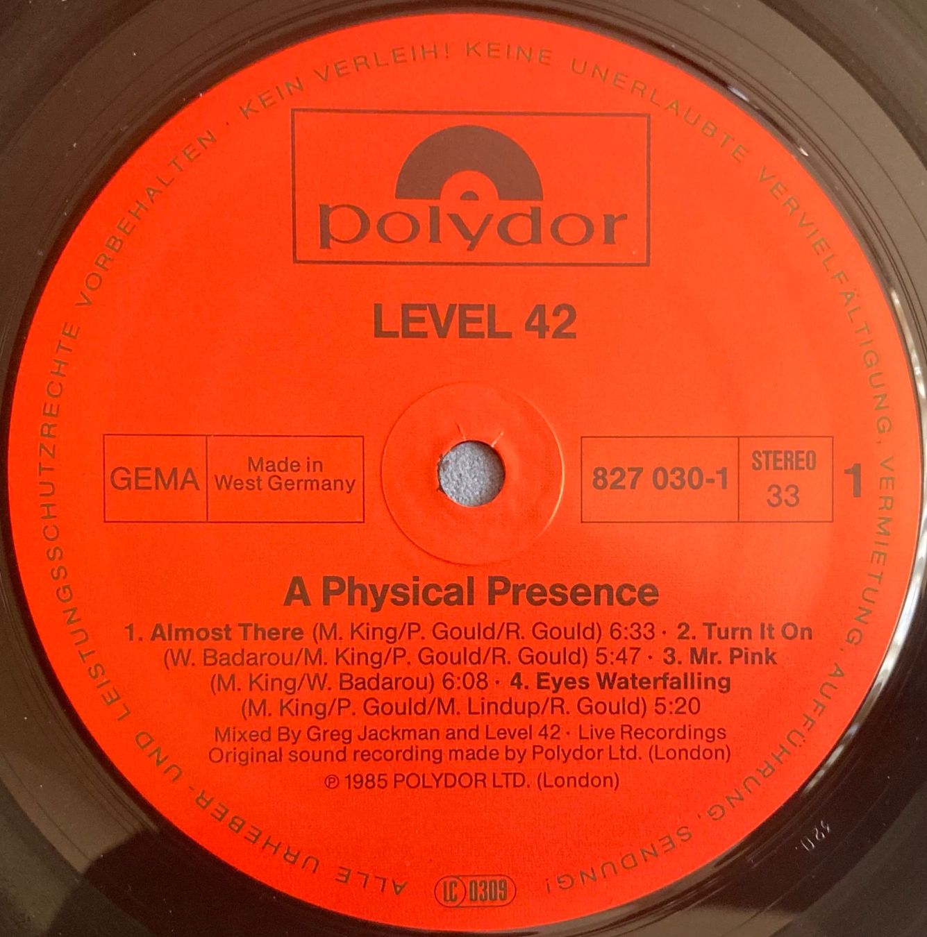 Dischi in vinile: LEVEL 42 - PHYSICAL PRESENCE – Usato da Poliez-Pittet venduto da Newtown-Records 2