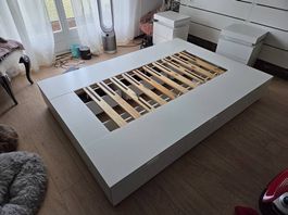 Letto IKEA + materasso + comodini