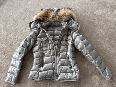 Moncler Winterjacke mit Pelz, Grau, Grösse 2, Top! (50)
