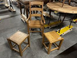 1 Armlehnstuhl, Sessel, 2 Hocker Eiche, Klostertisch Stil
