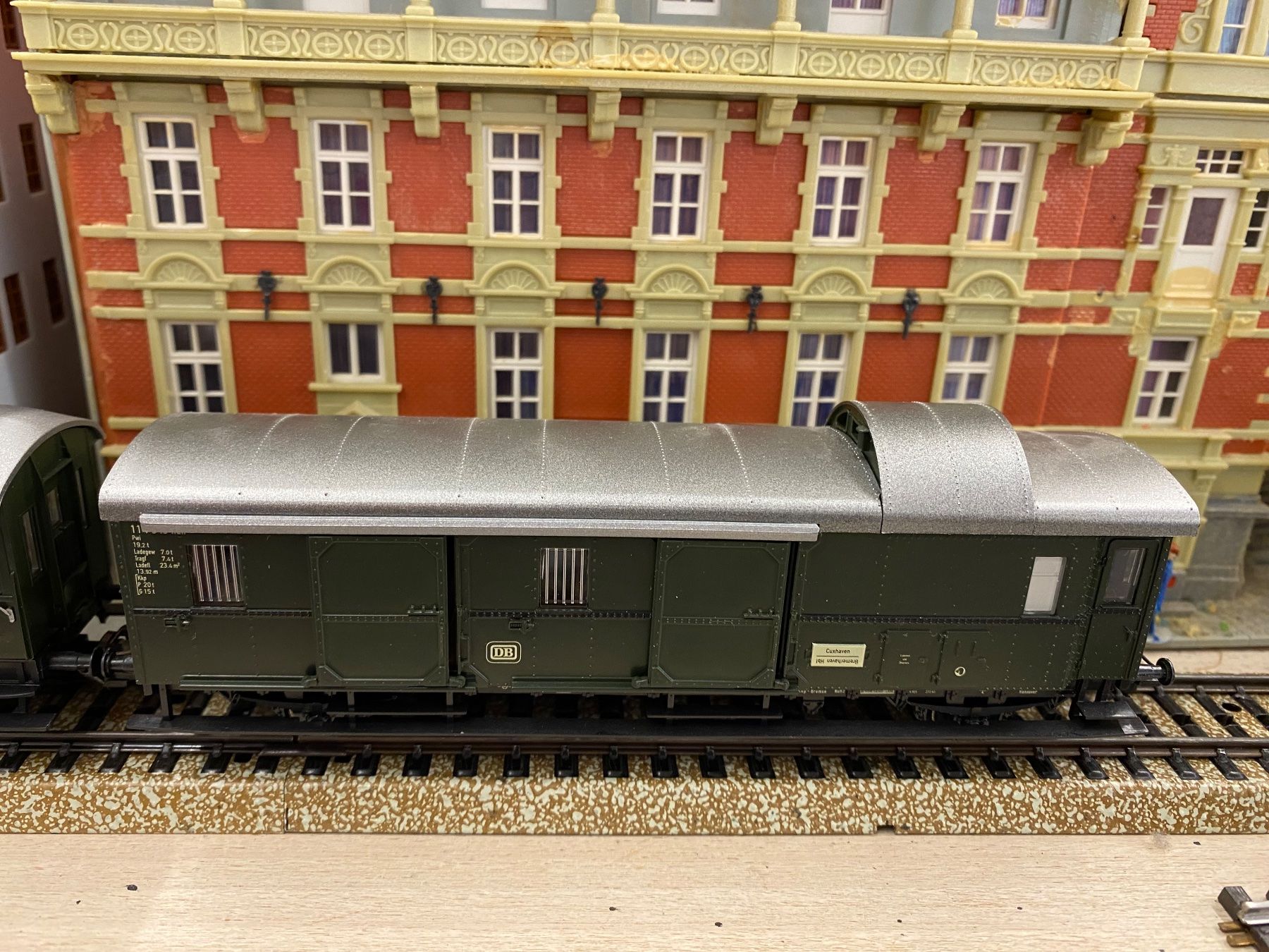 Märklin Modelleisenbahnen: Märklin 3090 KLVM DB Personenzug – Gebraucht aus Lupsingen von New-Haven 3