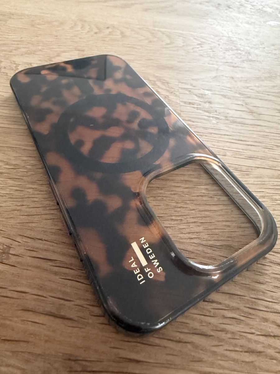 iDeal of Sweden Cover & Protezioni schermo: ideal of sweden - iPhone 15 Pro – Usato da Triesen venduto da zam23