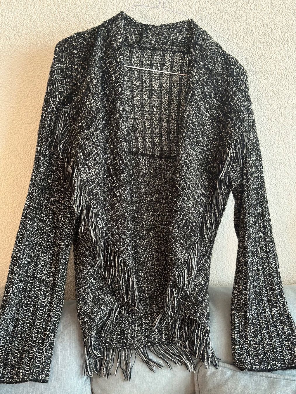 Jacken: Strickjacke One Size schwarz/weiss – Gebraucht aus Rothenburg von wer_g9fd 1