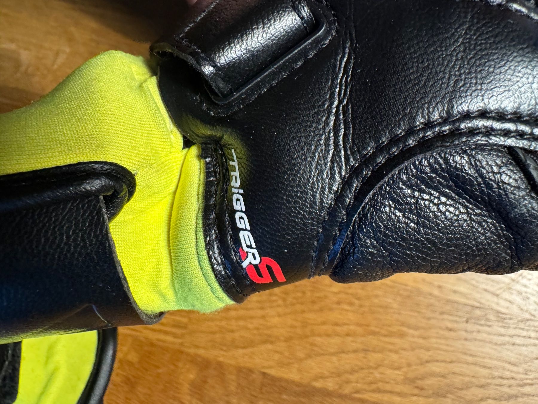 Leki Guanti: Leki Skihandschuhe mit Klicksytem Trigger - Gr. 5 – Usato da Winterthur venduto da Safowi 3