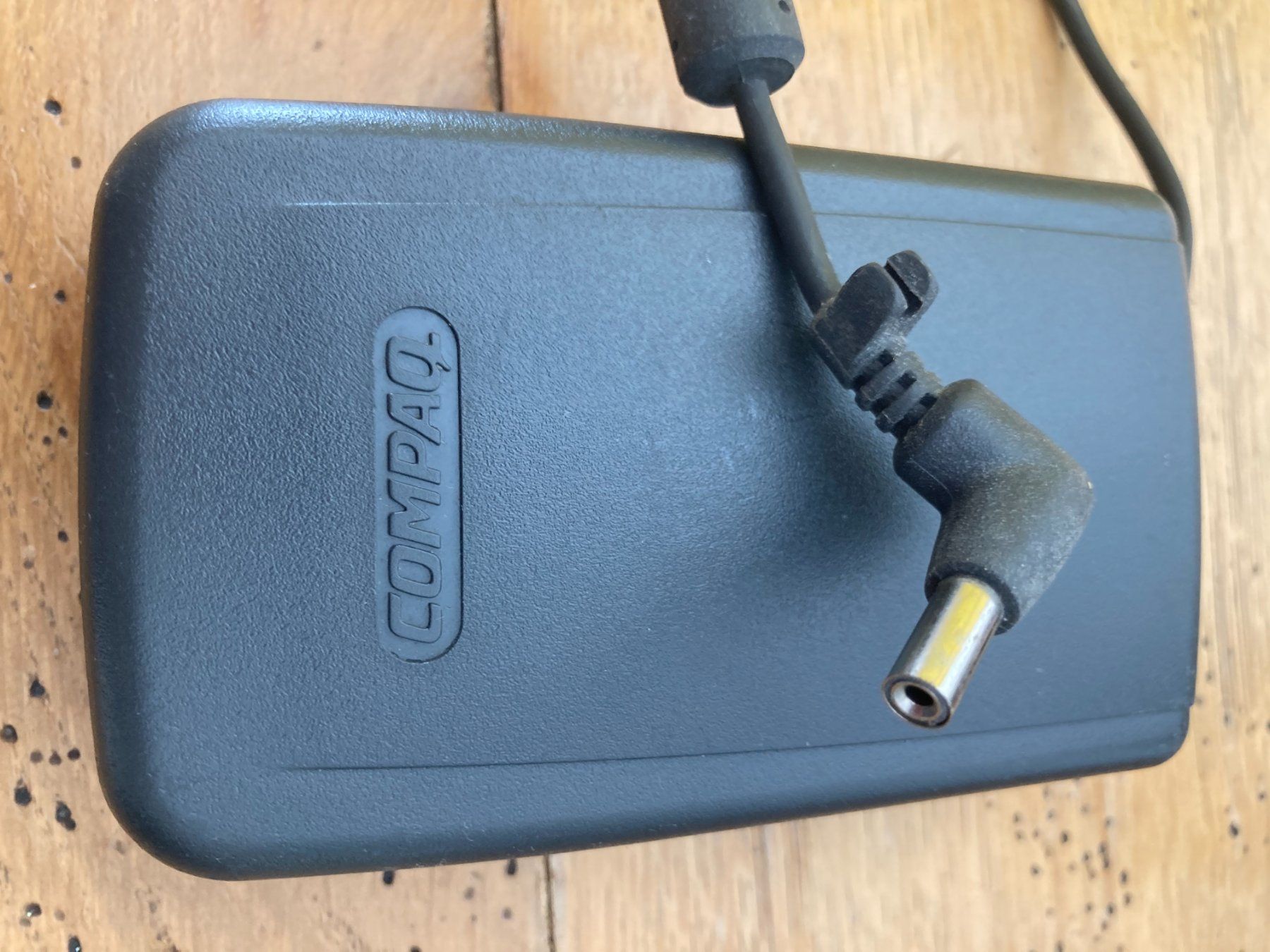 Caricabatterie: Compaq Netzteil Laptop Ladegerät 18.5V 3.5A – Usato da Eglisau venduto da Shoprabbit 1