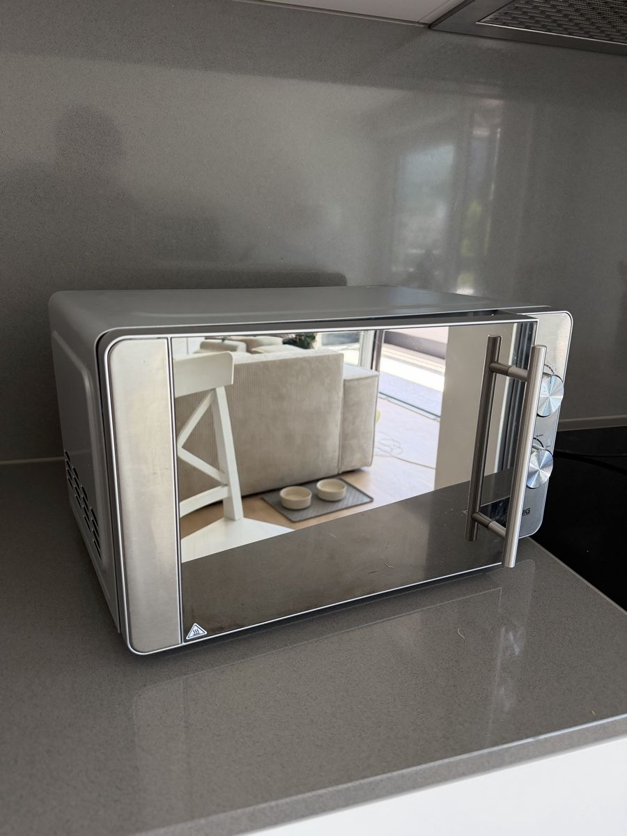 Fours: Microwave Koenig 20l – D'occasion à Zug par vla_jw2y