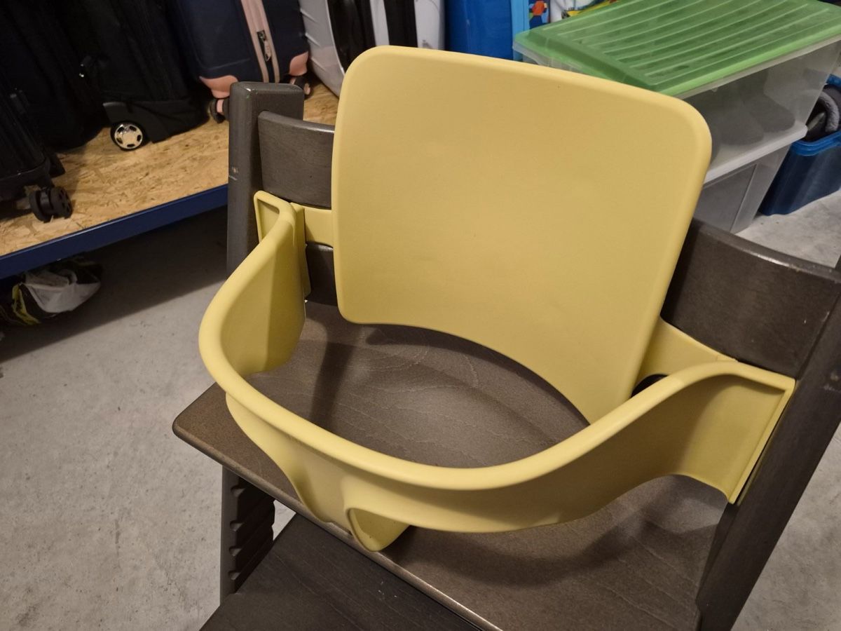 Stokke Seggioloni: Stokke Tripp Trapp Hochstuhl mit Babyset  – Usato da Sevelen venduto da gsandax 1
