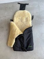 Fellhof Lammfell Fusssack schwarz gebraucht guter Zustand