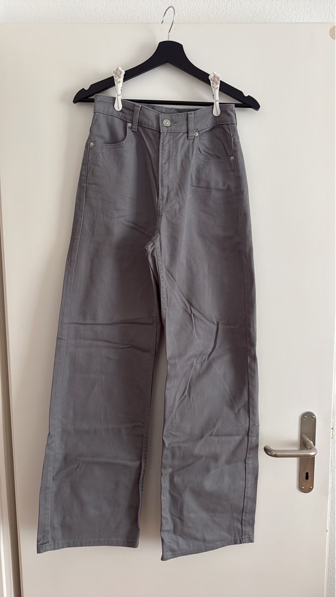 H&M Jeans: Damen Jeans Hose Grau Grösse 36 – Nuovo (secondo la descrizione) da Steinach venduto da serayyilmaz