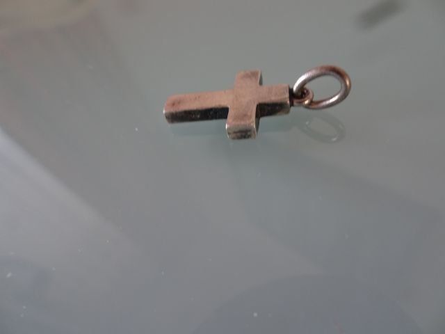 Ciondoli: Anhänger KREUZ mit Öse, 2x1,5cm – Usato da Berikon venduto da Kolophonium43 4