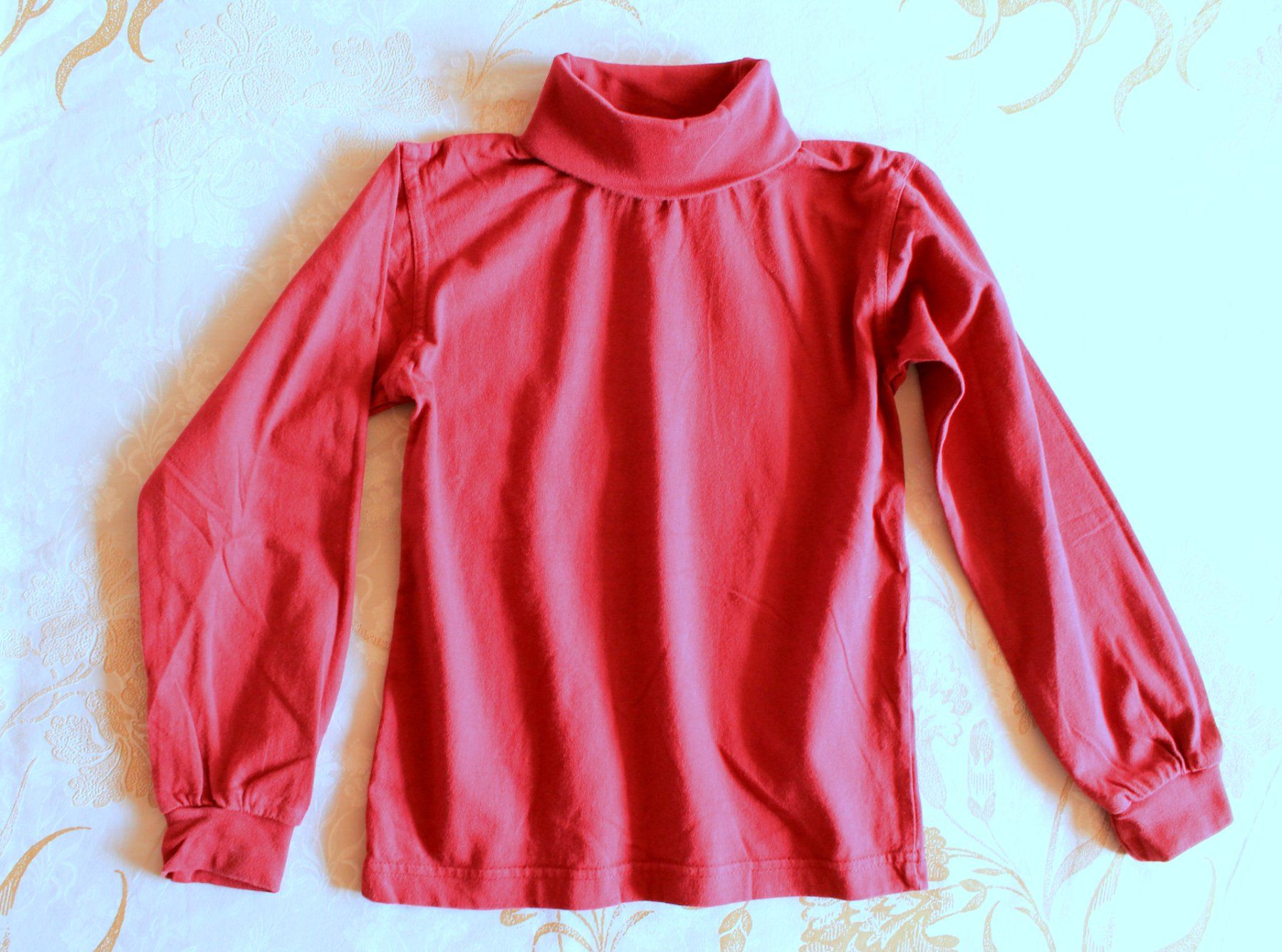 Maglioni & Felpe: LANGARMSHIRT / Rollkragenshirt Dunkelrot 128/134 – Usato da Rebstein venduto da Lunipu