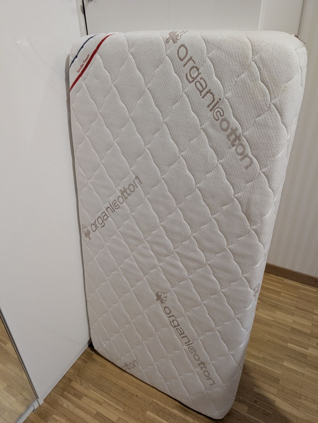 Matelas: Matelas lit bébé  – D'occasion à Meyrin par noe_n5rp