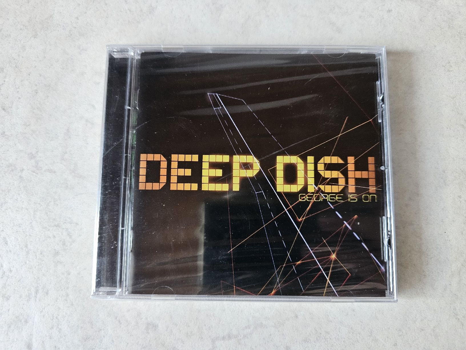 CD: Deep Dish  -  George Is On  /  Fabrikneu – Nuovo e nell'imballaggio originale da Schneisingen venduto da backstore24
