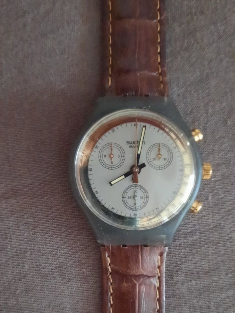 Swatch Orologi: Swatch Chrono Goldfinger – Nuovo e nell'imballaggio originale da Zürich venduto da Accuchek 1