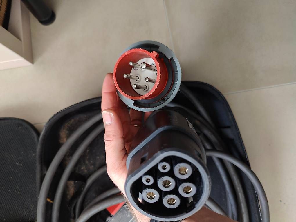 Caricabatterie: Chargeur EV portable Blaupunkt  16A triphasé  Type 2 – Usato da Poliez-Pittet venduto da arn_z9yk 1