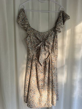 Kleid geblümt Grösse M, Top Zustand