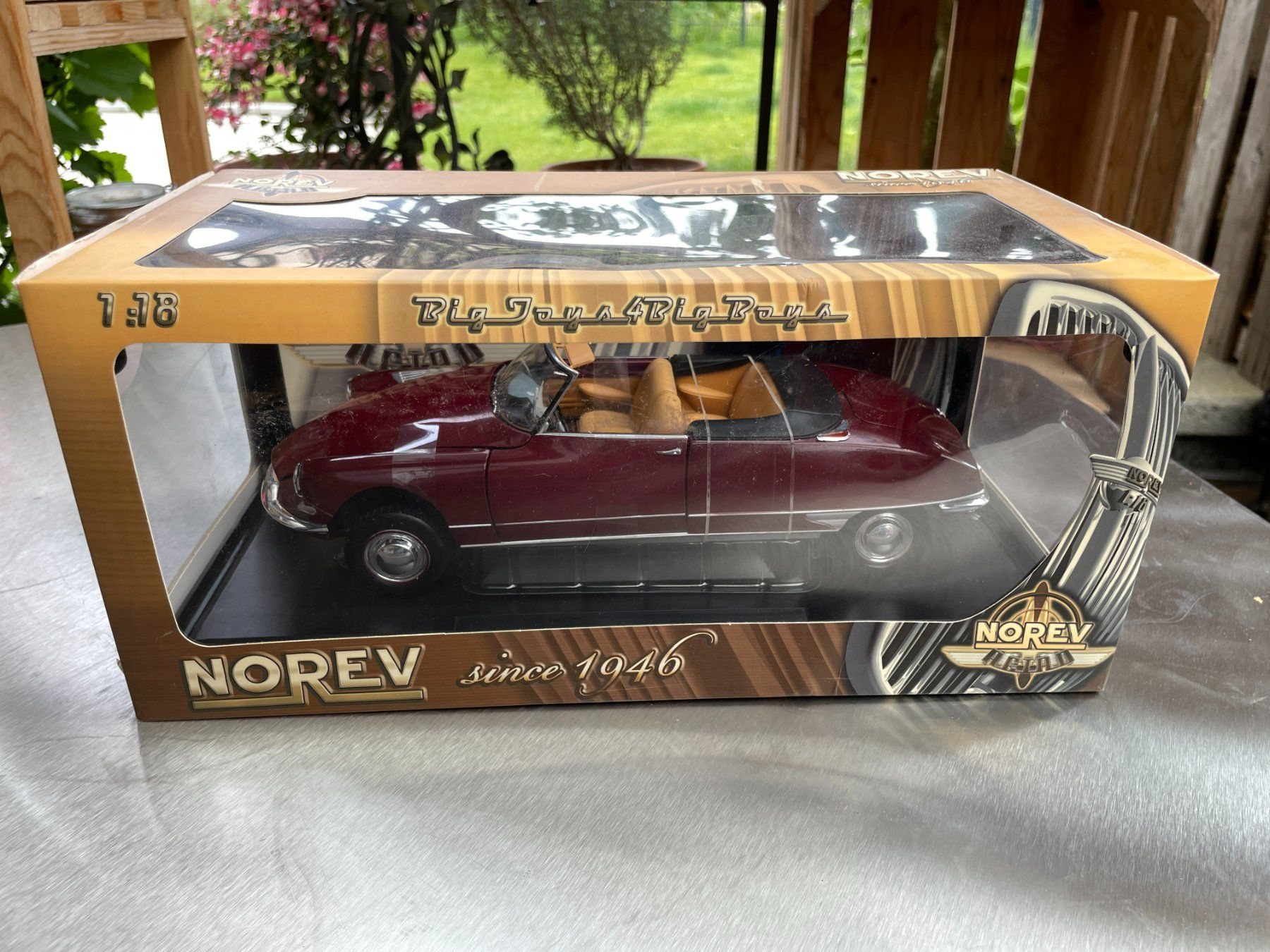 Citroën Modellini d'auto: Citroen DS Cabriolet     Norev 1:18 – Nuovo e nell'imballaggio originale da Wohlen AG venduto da Erelpowerline