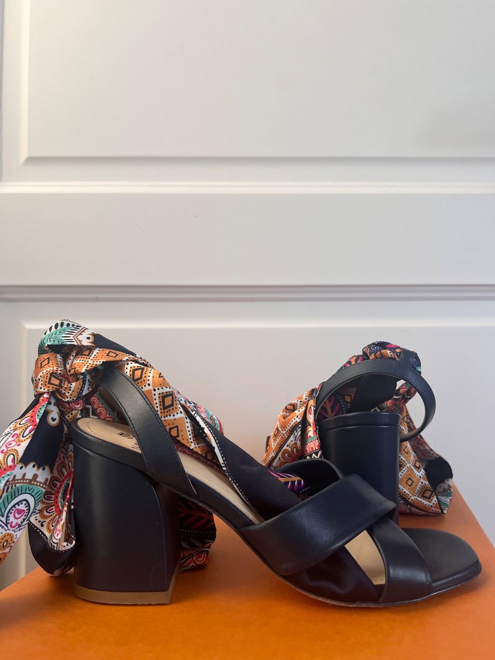 Navyboot Scarpe da donna: Navyboot Tie-up Sandals – Usato da Corsier-sur-Vevey venduto da Kristina.Nova 1