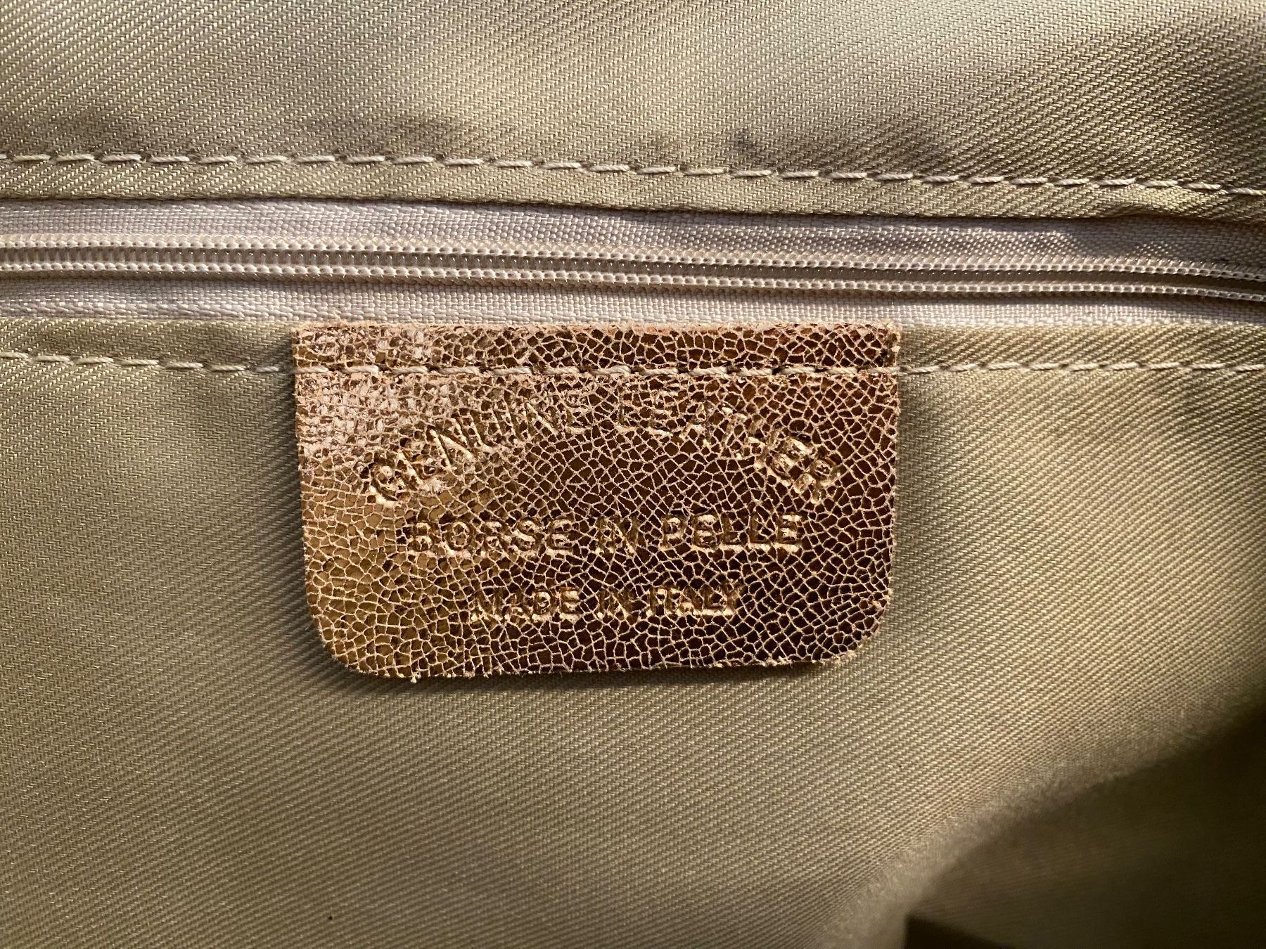 Taschen für Damen: Handtasche / Shopper-Bag aus Leder silber / grau – Gebraucht aus Pratteln von a23_j2gs 8