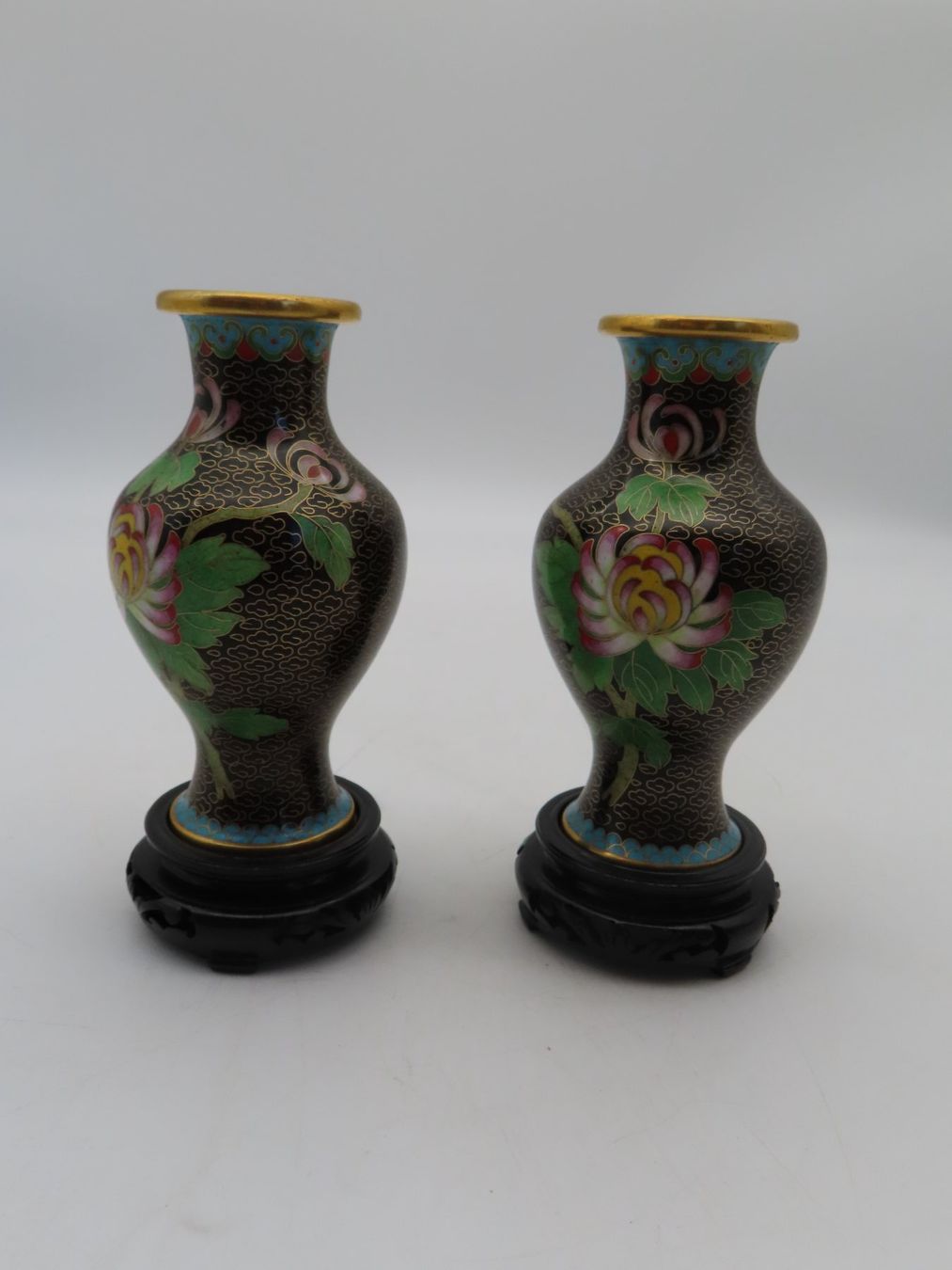 Vasi & Recipienti: 2 chinesische Cloisonne-Vasen – Usato da Reinach BL venduto da WBZ-Flohmarkt 2