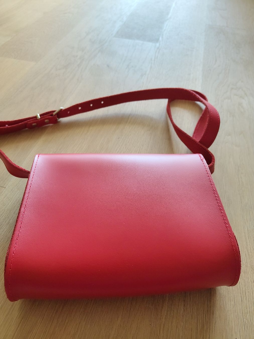 Borse: Rote Damen Handtasche aus Leder mit Schultergurt – Nuovo (secondo la descrizione) da Zürich venduto da Etterebdan 4