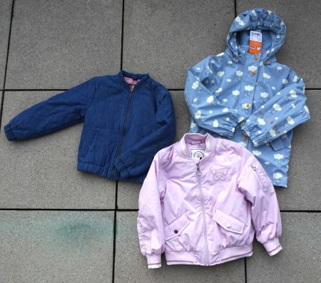 3 Jacken Jeans rosa denim blau Regenjacke Pusteblu 122 128