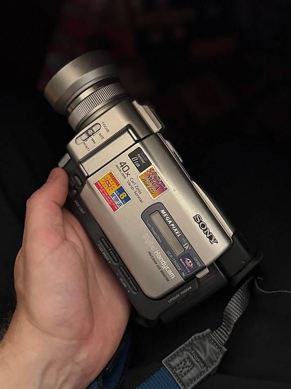Sony Camcorder: Sony DCR-TRV20 (Mini DV) – Gebraucht aus VEVEY von prussian_blue 1