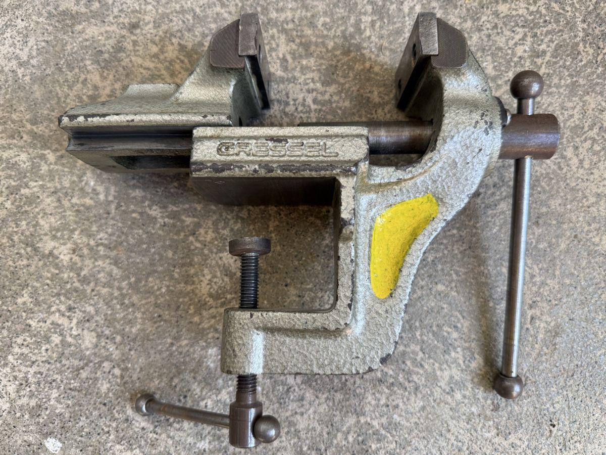 Gressel Tutti gli attrezzi: Vintage GRESSEL Schraubstock  – Usato da Konolfingen venduto da petzipetz