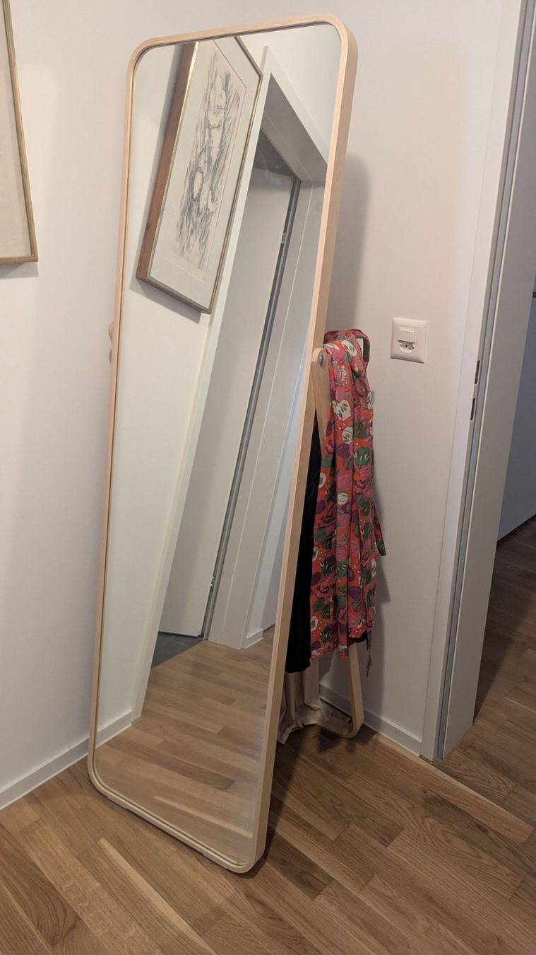Ikea Specchi: IKORNNES Standspiegel, Esche – Usato da Zürich venduto da ann_6gcx