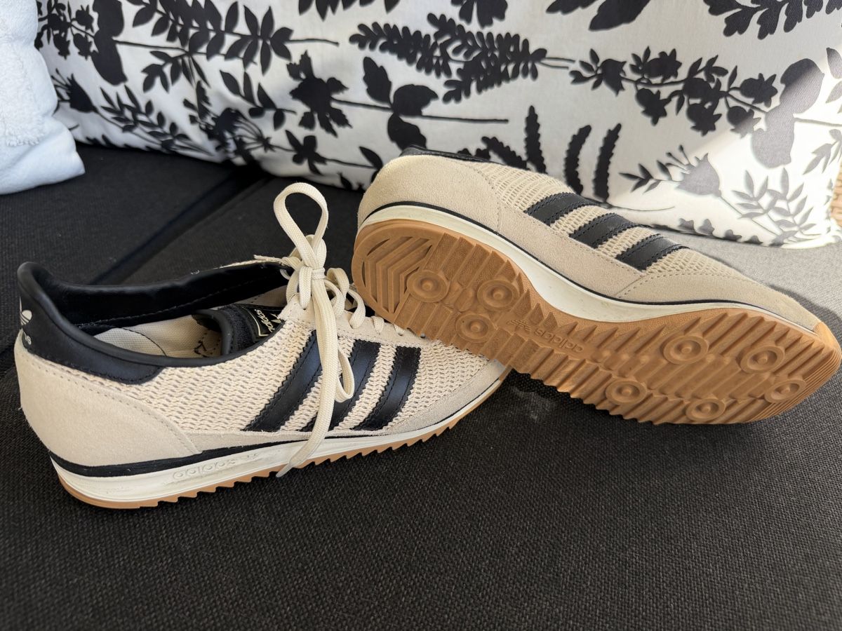 Adidas Scarpe da donna: Adidas SL72 black / beige  – Usato da Niederuzwil venduto da Sunnyside7962 2
