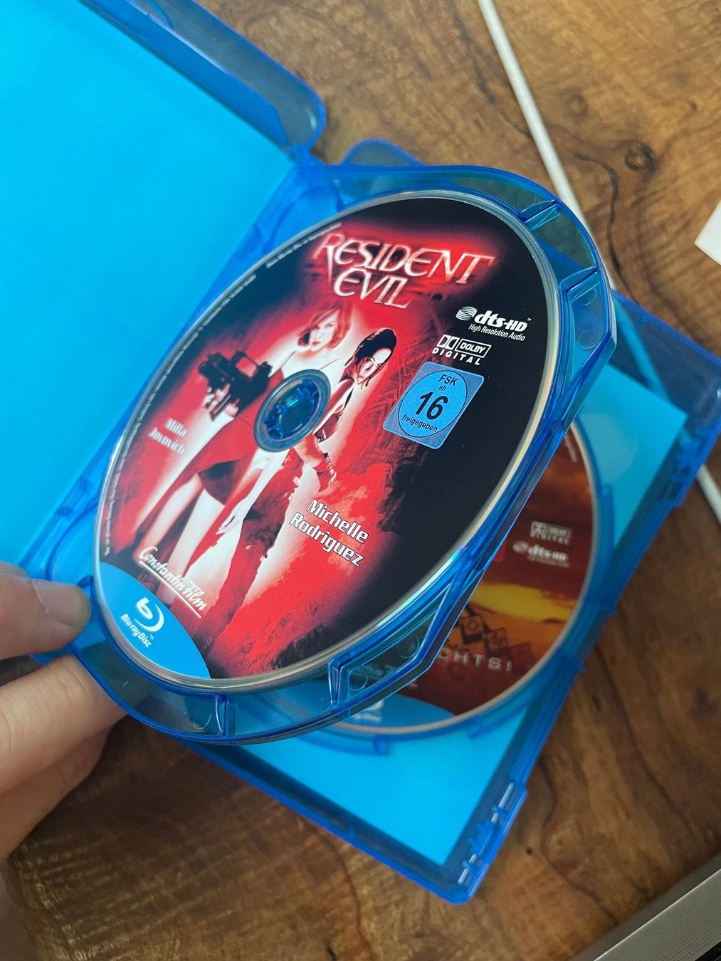 Tous les DVDs: Resident Evil Trilogy (blu-ray) – Neuf avec emballage d'origine à Vevey par c_lathion 1