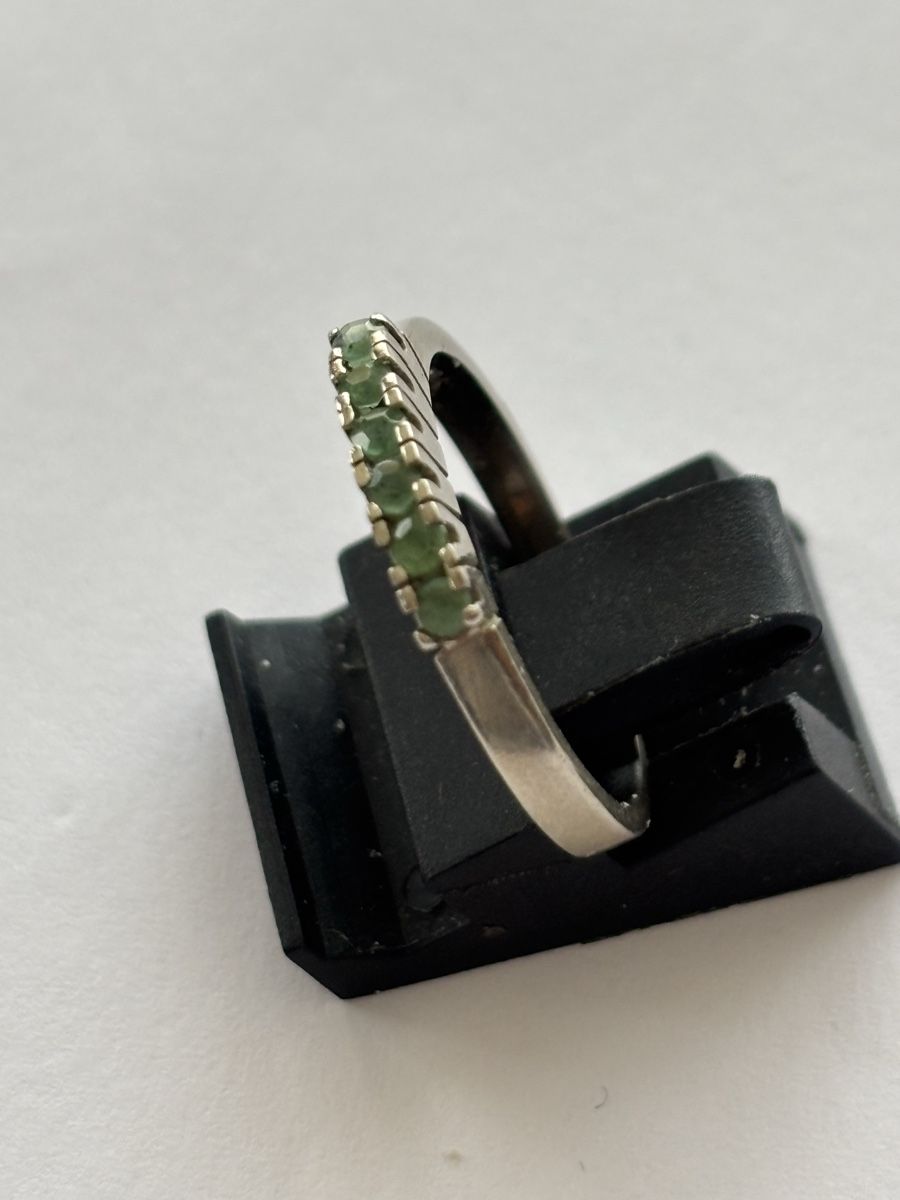 Anelli: Weissgoldring /Smaragd 14 Karat – Usato da Langnau am Albis venduto da flusspflege