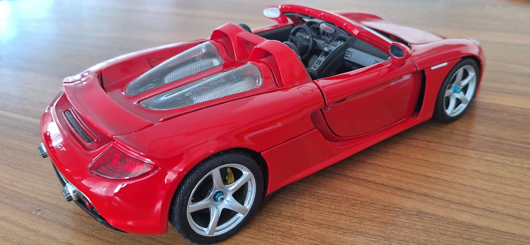 Carrera Voitures modèles: Poesche Carrera GT 1:18 – Neuf avec emballage d'origine à Brugg AG par bacbac5757 2