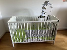 Hensvik Kinderbett von Ikea mit Matratze und Mobile!