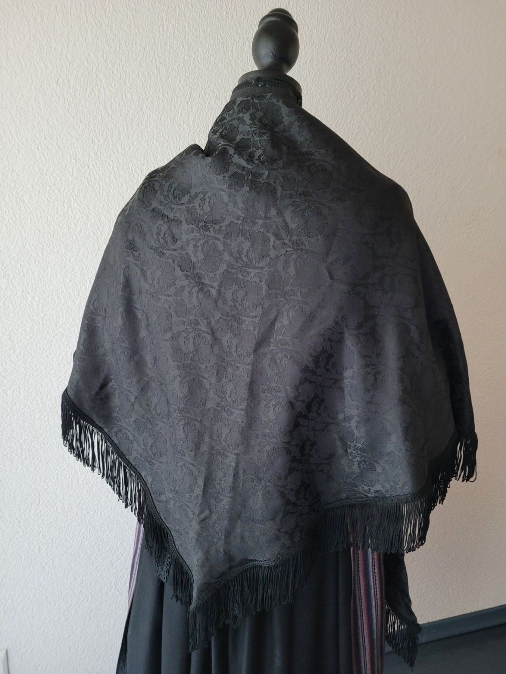 Kostüme: Gotthelftracht, Grösse ca. 40-42 – Gebraucht aus Unterseen von Silberflieder 4