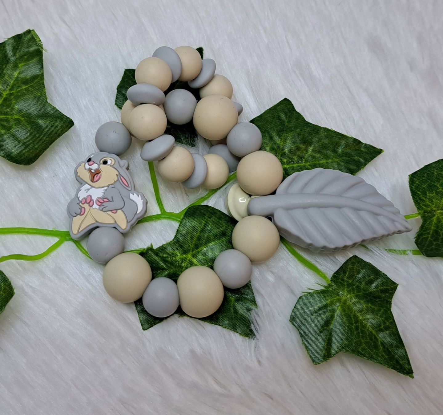 Succhiotti & catenelle porta ciuccio: Kleiner Greifling/Beissring Kleiner Löwe oder Hase – Nuovo e nell'imballaggio originale da Oberurnen venduto da rotty80 2