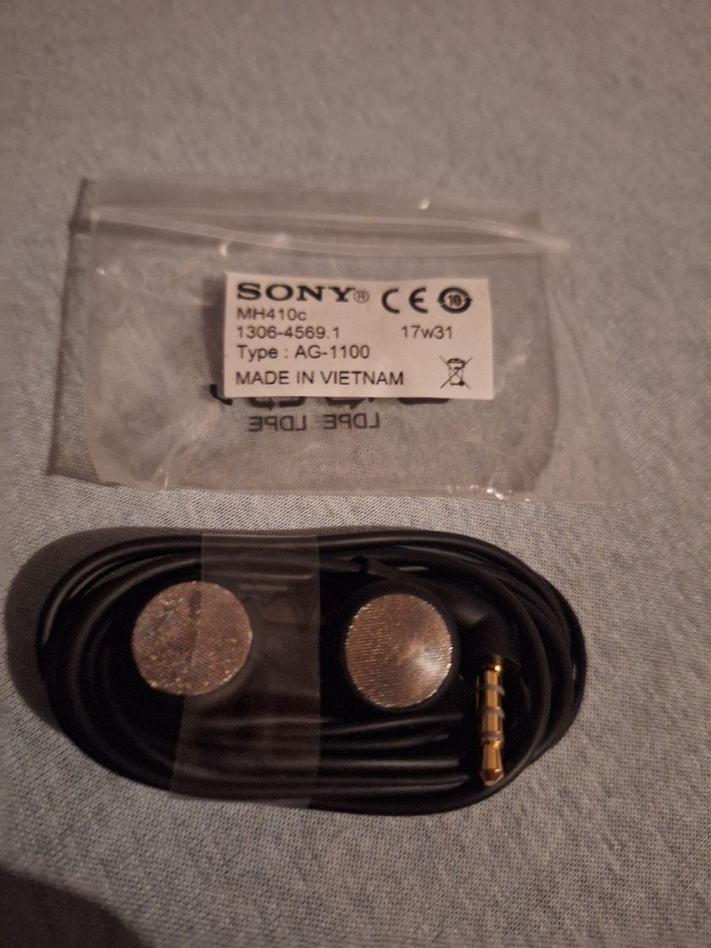 Sony Cuffie: Sony MH410c Type AG-1100 écouteurs – Nuovo e nell'imballaggio originale da Tannay venduto da v1n1p00h