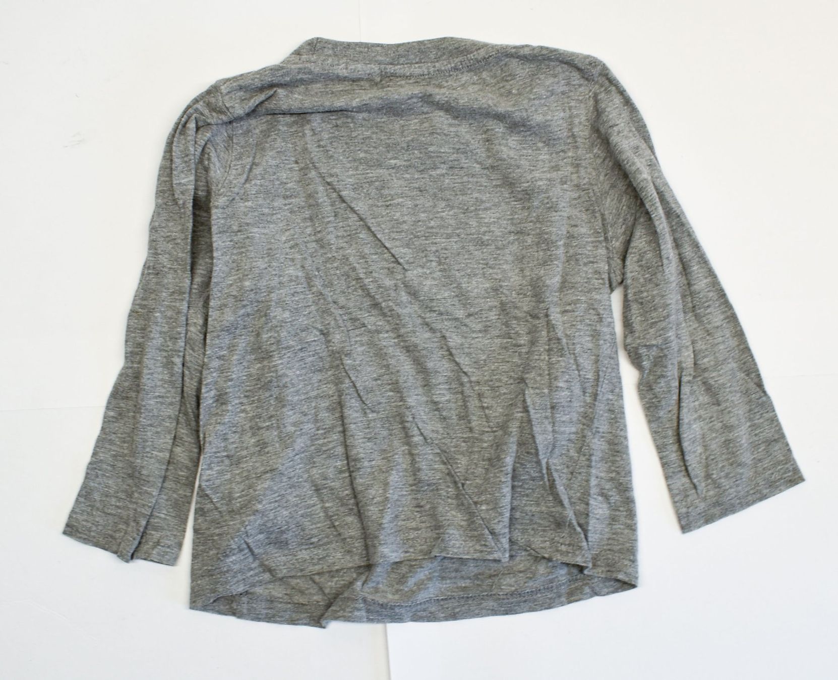Kleiderpakete & -sets: 3 Stk Sweat-Shirt dünner langarmiger Pullover Grösse 114 – Gebraucht aus Biel/Bienne von tim_pww5 2