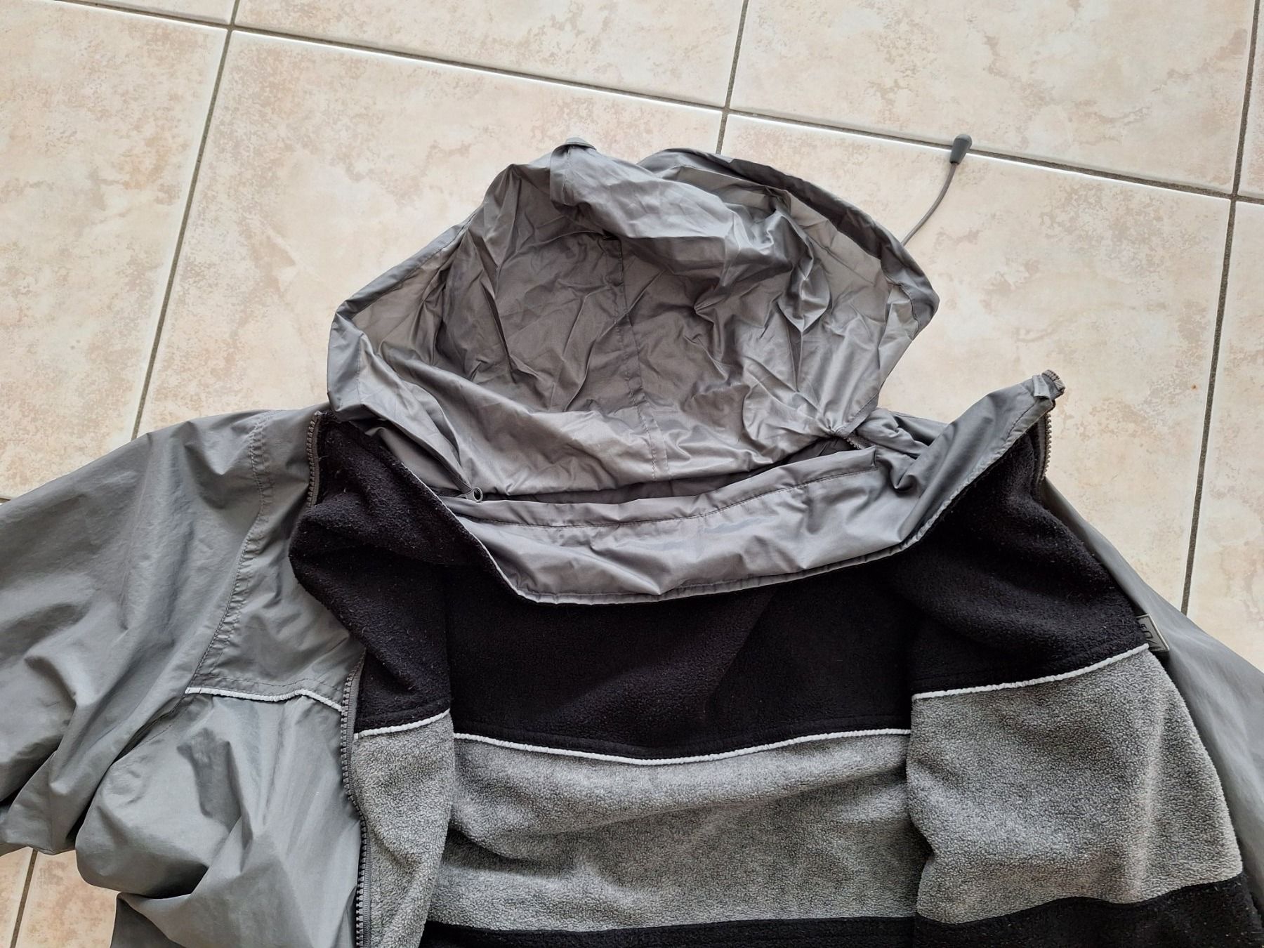 Tchibo Jacken: Jacke Gr. M mit Fleecefutter, grau (unisex) – Gebraucht aus Starrkirch-Wil von Mambostar 3