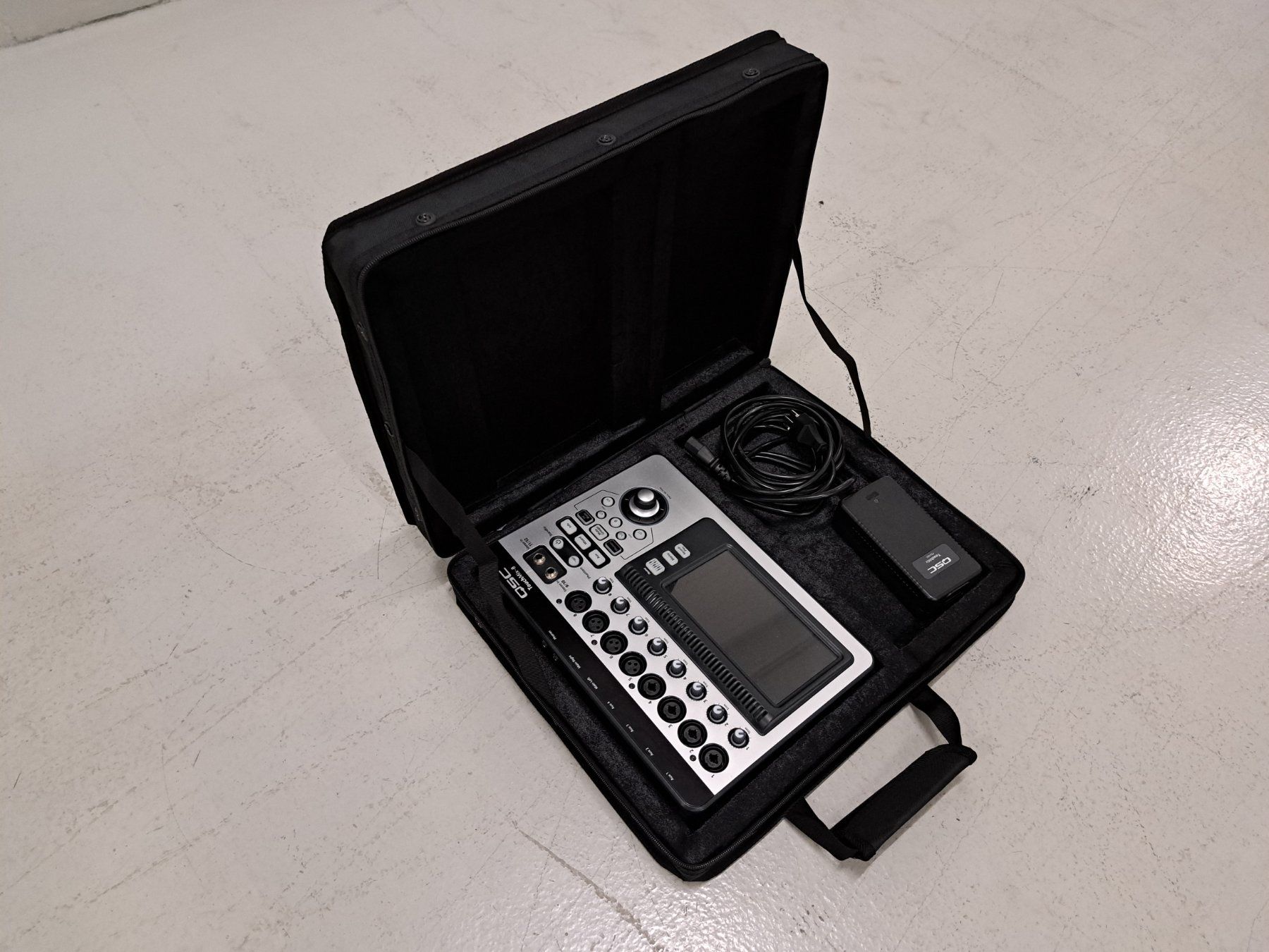 Qsc Mischpulte: Digitalmixer QSC TouchMix 8 – Gebraucht aus Embrach von lichttechnik 7