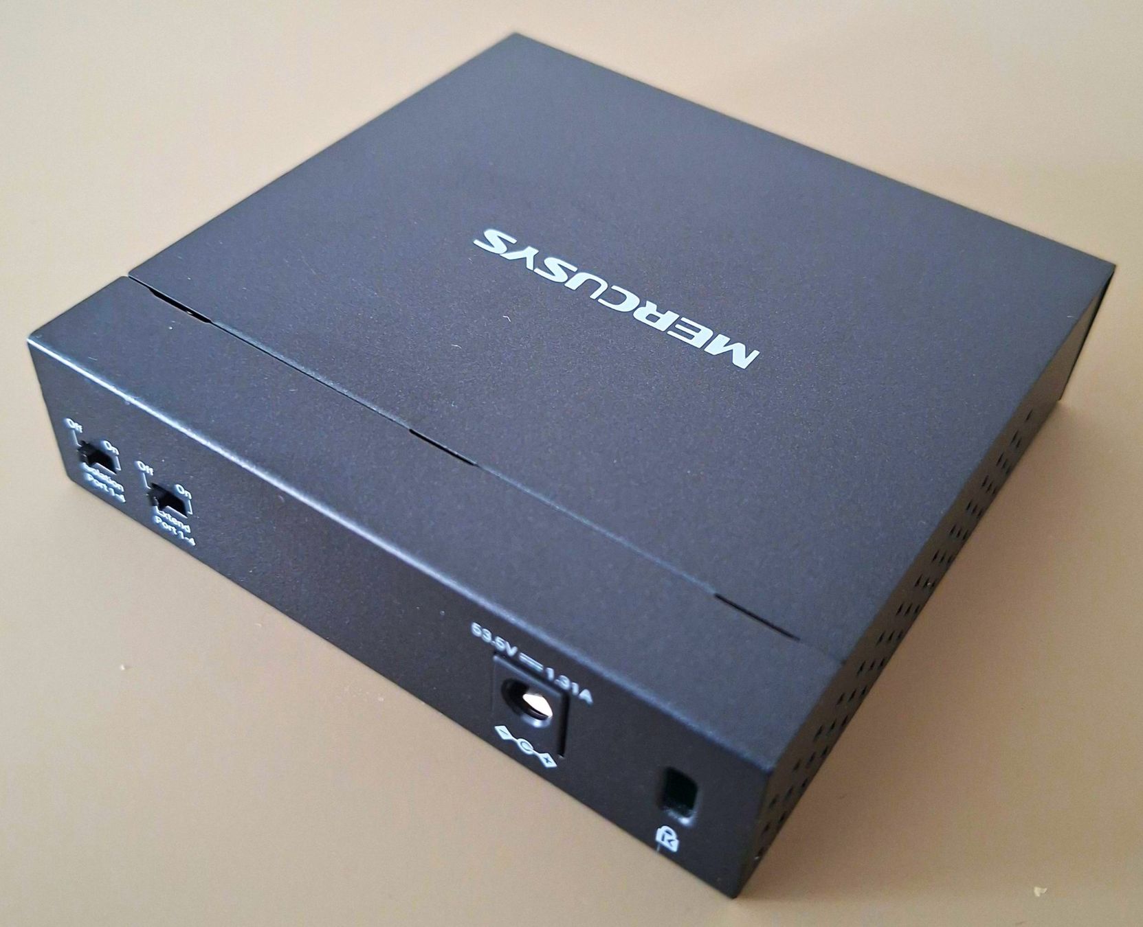 Hubs & Switches: Mercusys 5 port LAN Switch – D'occasion à Morges par Sakpen 1