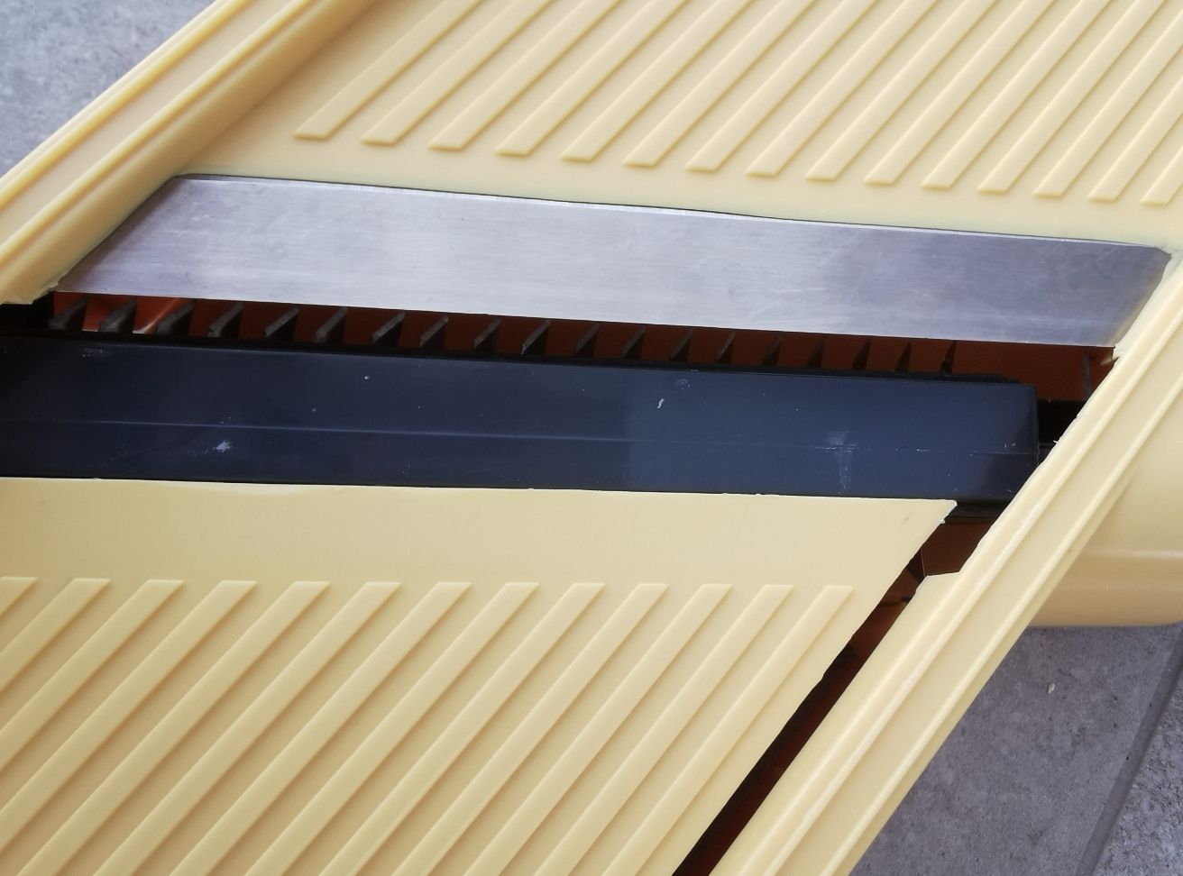 Küchengeräte: Râpe multi fonctions – Gebraucht aus Longirod von DigiSmart 6