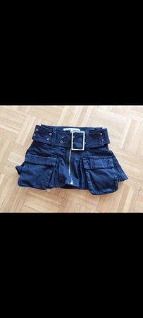Jupe Bershka noire taille XS avec ceinture et poches