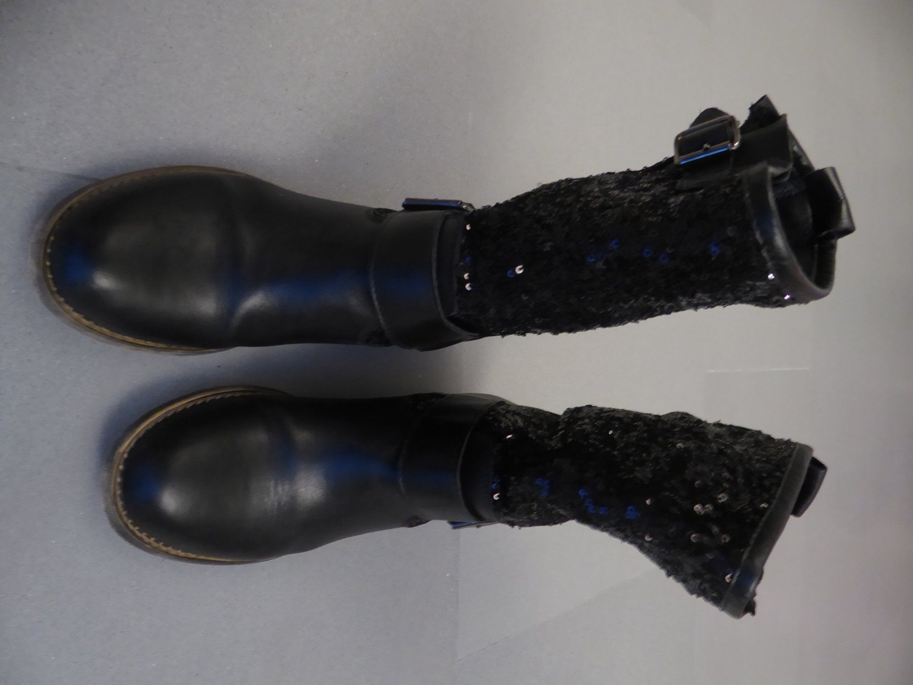 Scarpe da donna: Schwarze Boots mit Pailletten, Grösse 36 – Usato da Triesen venduto da Deal1966 2