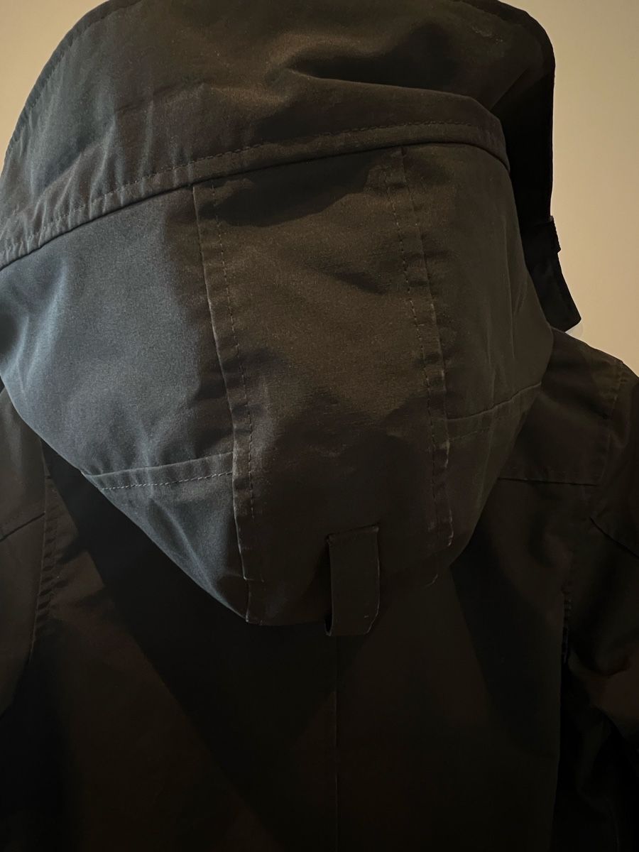 Canada Goose Giacche: Canada Goose Winterjacke, Schwarz, Gr. S – Usato da Täuffelen venduto da lis_cz7q 4