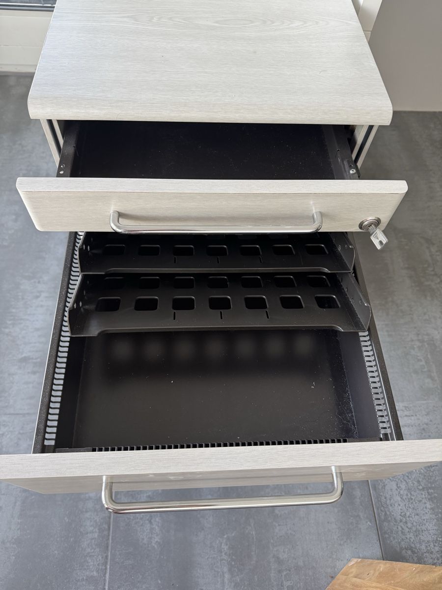 Korpus: Registraturschrank mit Schloss – Gebraucht aus Oftringen von kar_y2tf 2