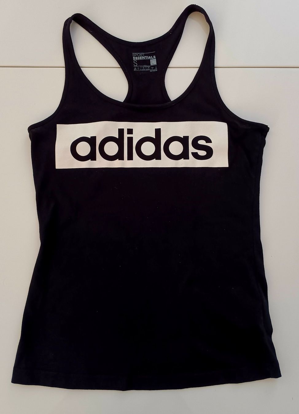 Blusen, T-Shirts & Tops: Tanktop ADIDAS Essentials Damen/Mädchen Gr. S – Gebraucht aus Aarau von Yeeaaah