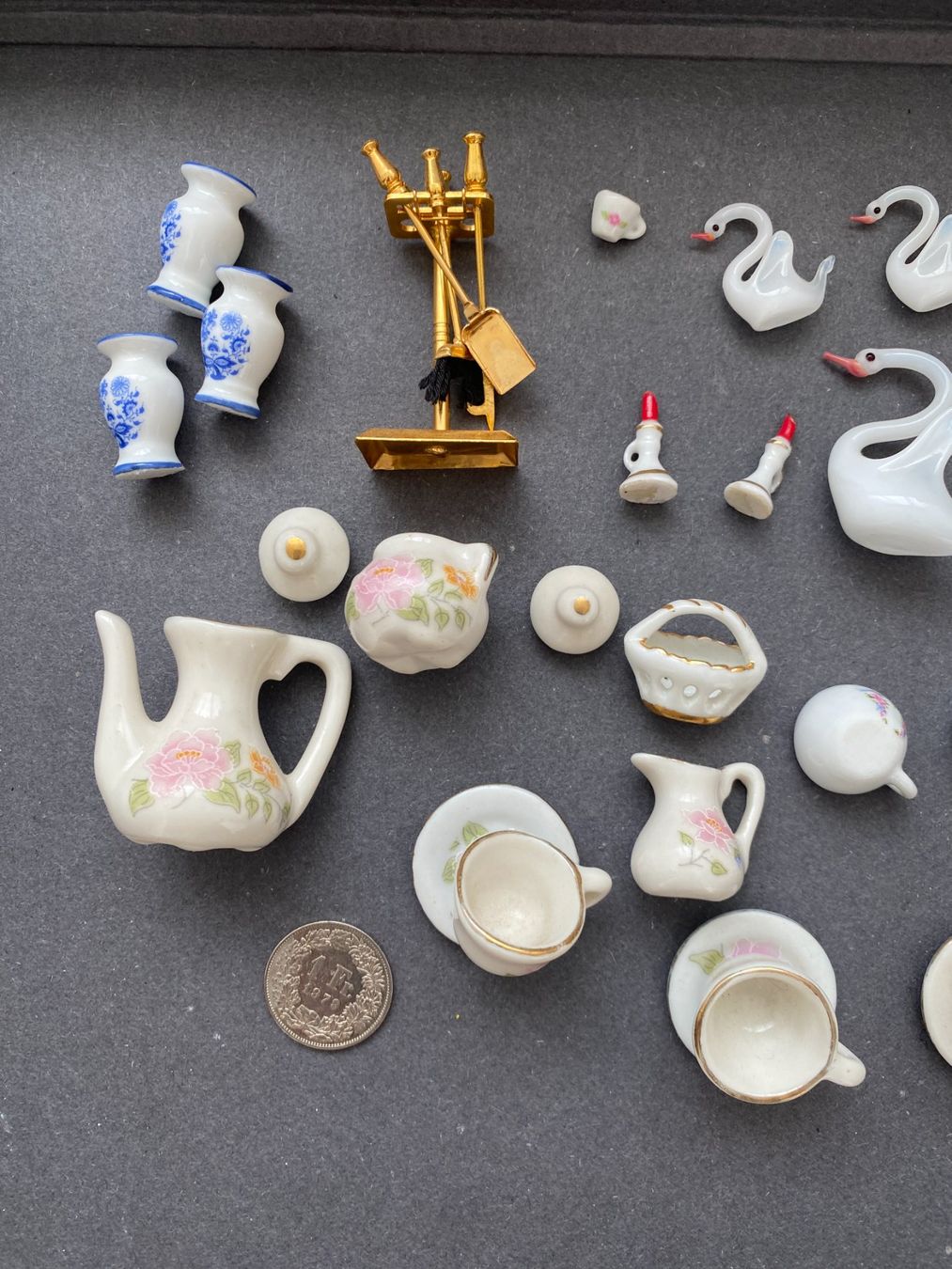 Alle Dekorationen: Miniatur Geschirr und Figuren – Gebraucht aus Birsfelden von edw_2mjn 1
