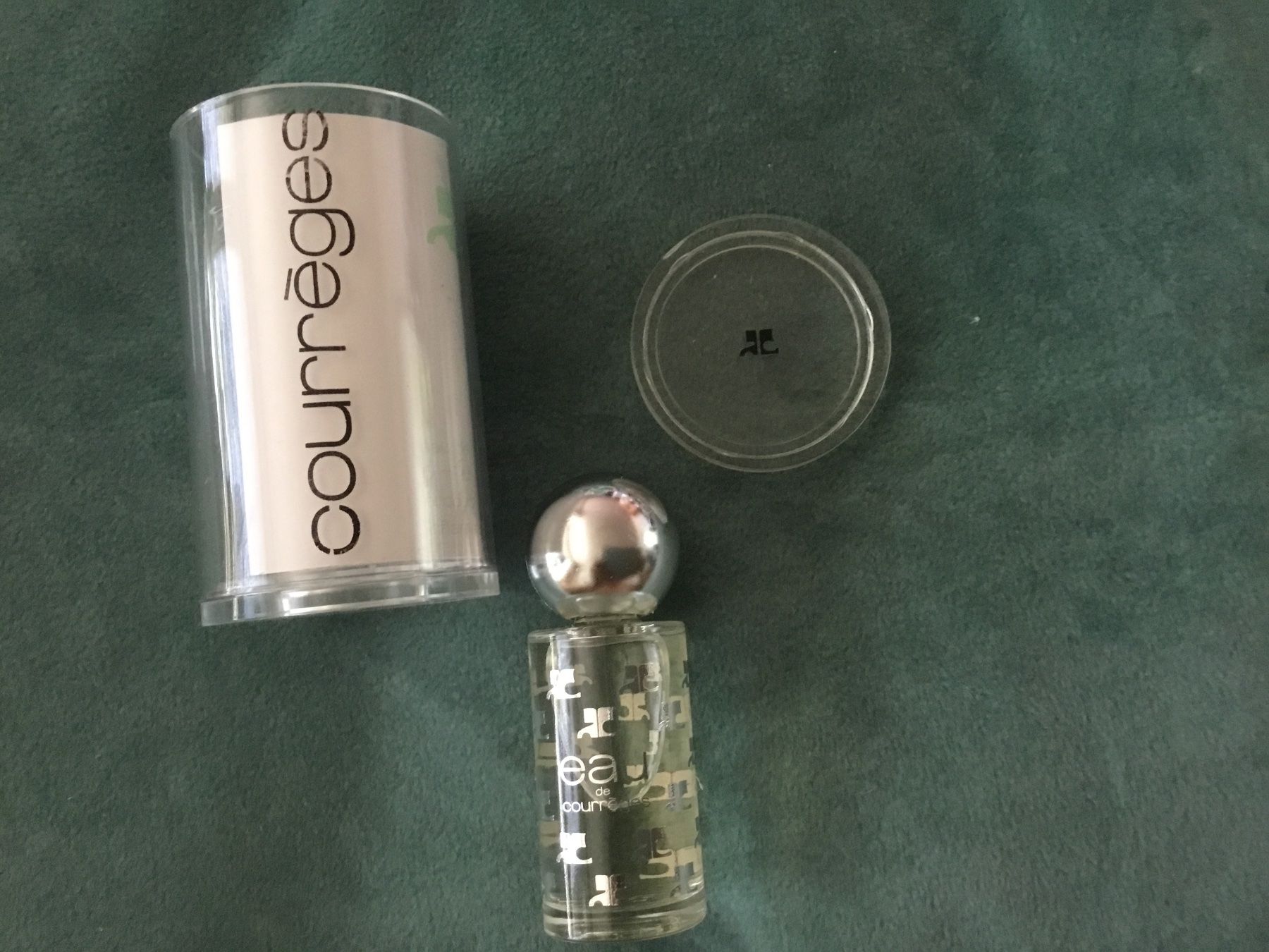 Profumi & Eau de Toilette: Eau de Courreges miniature de collection – Nuovo e nell'imballaggio originale da Le Landeron venduto da nic_8hd5 3