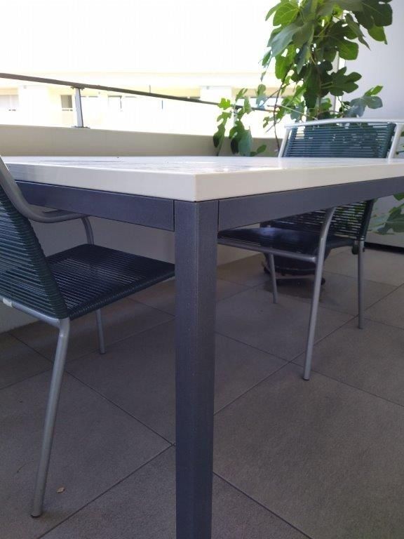 Schaffner Tavoli: Balkon -, Garten-Tisch (Stahl) – Usato da Eschlikon TG venduto da Ulala0 1